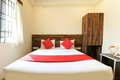 Hotel Oyo 36197 Royal Wood