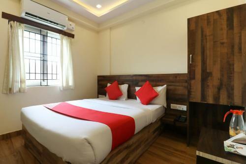Hotel Oyo 36197 Royal Wood