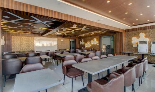 Treebo Trend Hotel Sampradaya Bistro