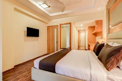 Oyo 79535 Collection O The Mayer Hotel