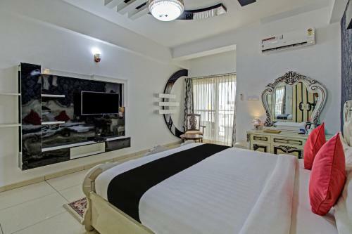 Hotel Capital O 76397 The Premium
