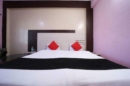 Capital O 38730 Hotel Mansarovar Deluxe
