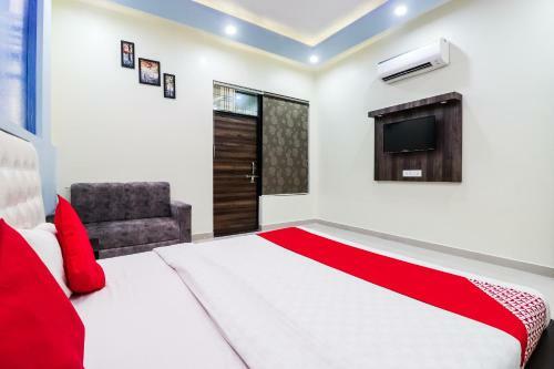 Oyo 60720 Hotel Regal Palace