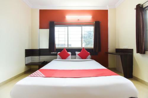 Oyo 43302 Hotel Sargam