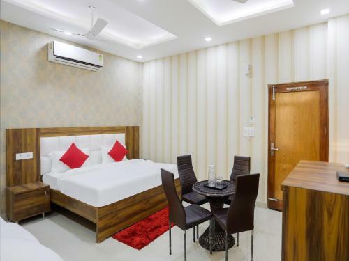 Capital O 79387 Hotel City Star And Restro