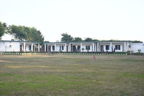 Hotel Corbett Holiday Forest Resort