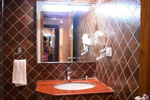 Aaroham The Watergate Hotel Bhimtal