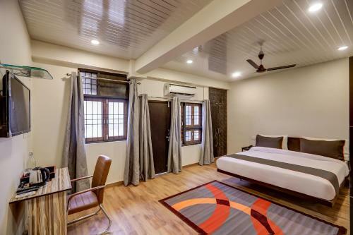 Hotel Collection O 45853 Sr Inn Awas Vikas