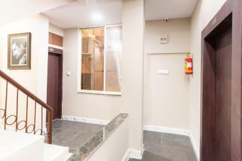 Hotel Oyo 27867 Savitri Regency