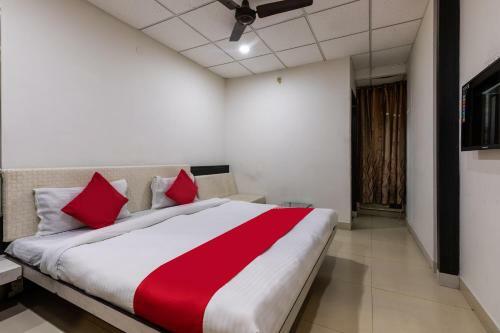 Capital O 47403 Hotel Manjeet