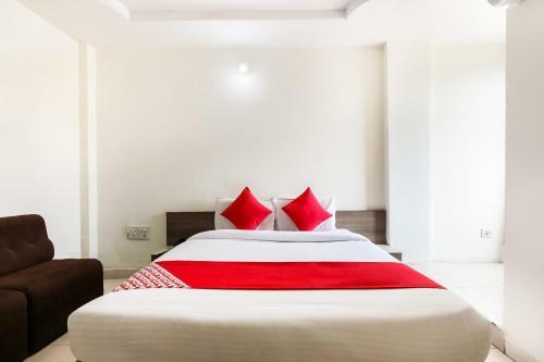 Oyo 68417 Hotel Surbhi