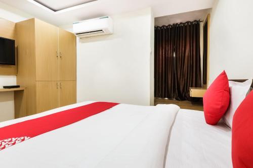 Oyo 68417 Hotel Surbhi