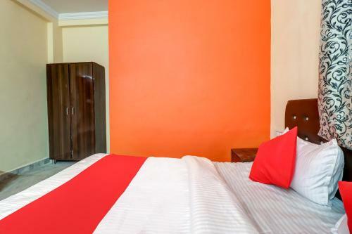 Oyo 70573 S K Hotel