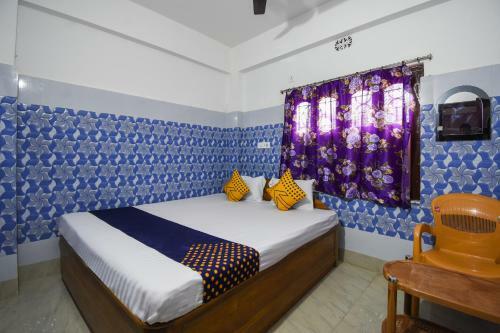 Oyo 74837 Hotel Veer