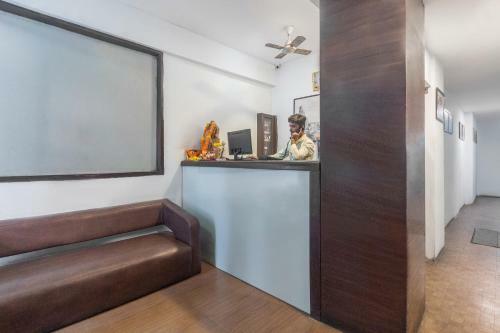 Oyo 71397 Hotel Guru