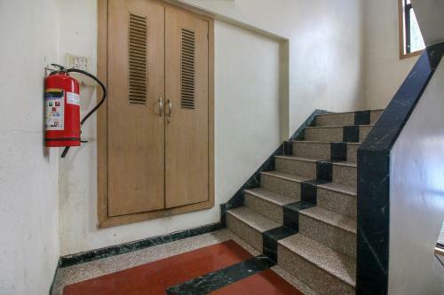 Capital O75414 Hotel Dream Residency