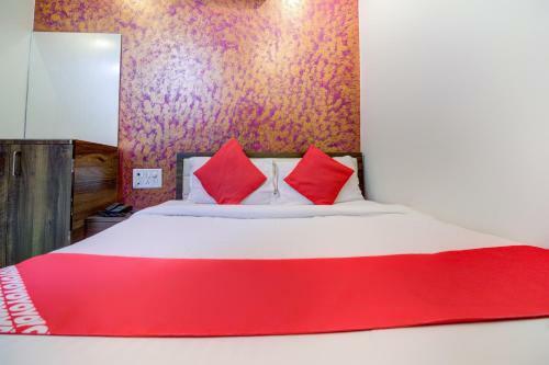 Oyo 24416 The United Hotel