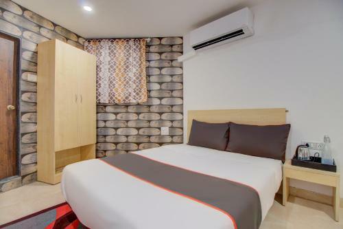Collection O 50232 Ulife Hotel