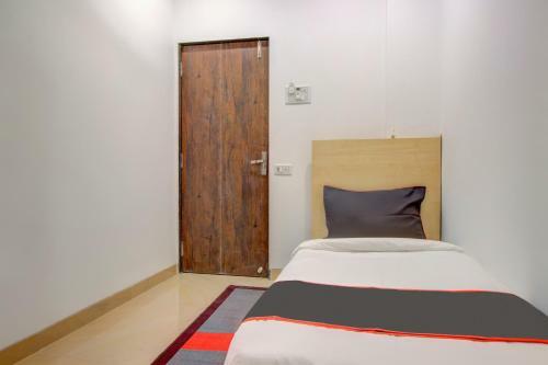Collection O 50232 Ulife Hotel