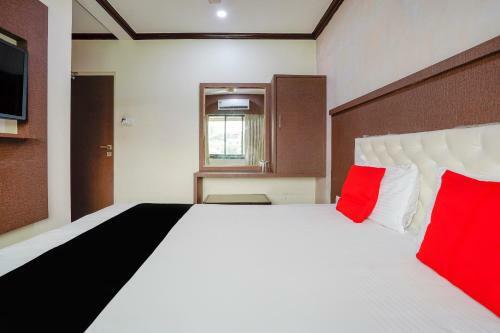 Capital O74962 Hotel Sapna