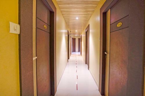 Capital O74962 Hotel Sapna