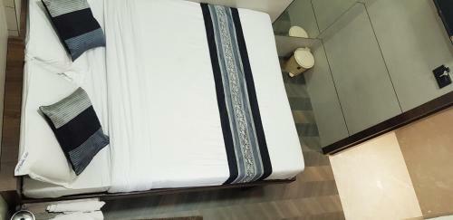 Hotel Rooms Dadar Near Station