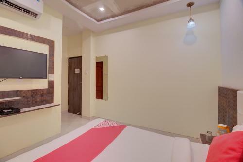Hotel Oyo 42939 Royal Orbit