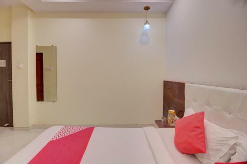 Hotel Oyo 42939 Royal Orbit