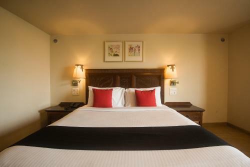 Capital O 44163 Hotel Sai Inn
