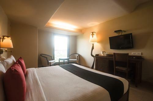 Capital O 44163 Hotel Sai Inn