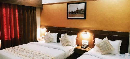 Hotel Crystal Luxury Inn- Bandra