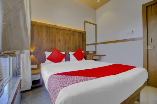 Oyo 77349 Hotel Super 7 Inn