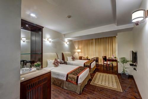 Hotel The Fern Residency Galaxy Mall