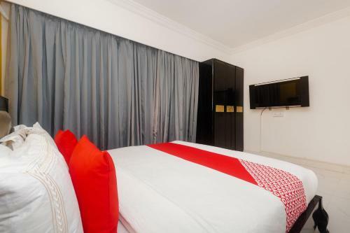 Hotel Oyo 40027 Royal Palms Shared Serviced Apartment