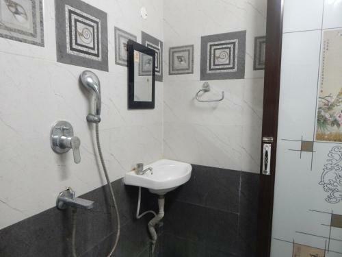 Hotel Nk Guest House-kolkata