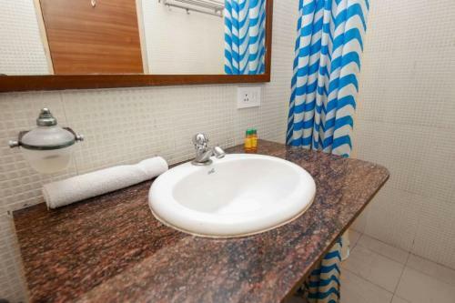 Hotel Ratnakar Days Inn