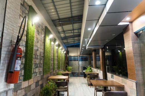 The Avenue Hotel Ballygunge