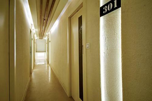 Capital O 77274 Hotel Snowfox