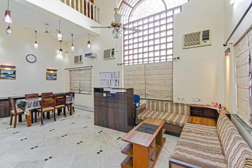 Hotel Oyo 79511 Flagship Ullash Residency