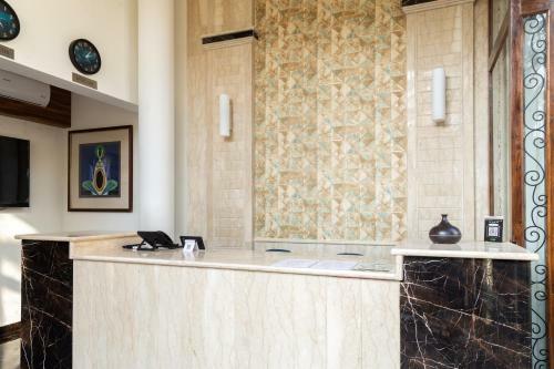 Hotel Q O Suites & Villas