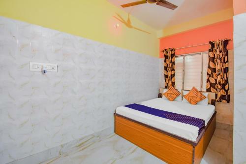 Spot On 74542 Aarav Hotel