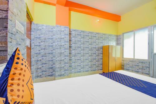 Spot On 74542 Aarav Hotel
