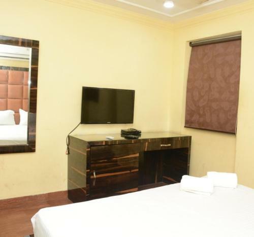 Plaza Kolkata By Wb Hotels