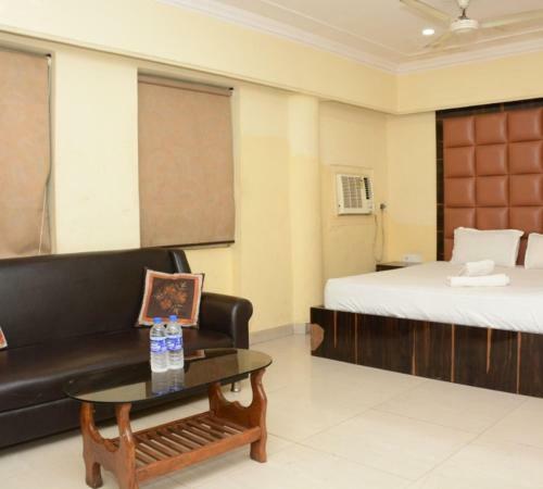Plaza Kolkata By Wb Hotels
