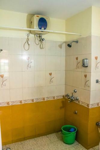 Utopia Holiday 1bhk Service Apartment