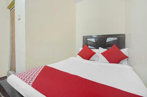 Oyo 64305 Hotel Mango
