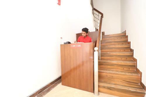 Hotel Oyo 37134 Stellan