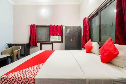 Hotel Oyo 49566 The Highway Inn