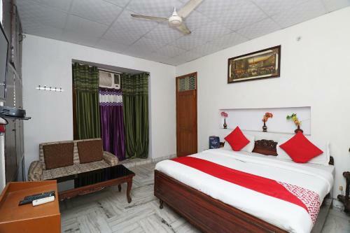 Hotel Oyo 24548 Travellers Homes