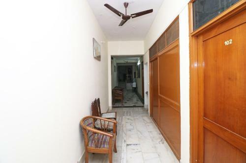 Hotel Oyo 24548 Travellers Homes